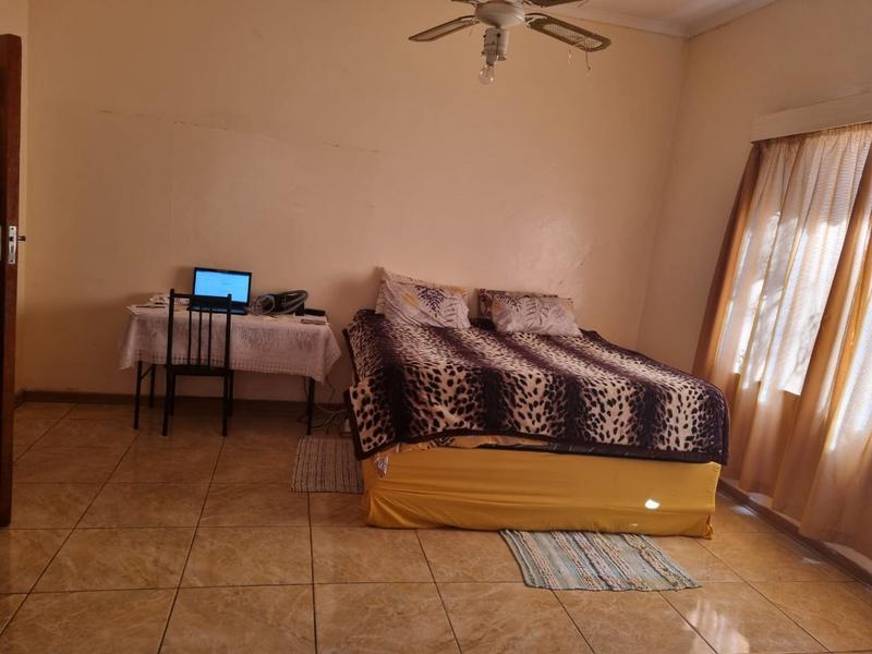 6 Bedroom Property for Sale in De Aar Northern Cape